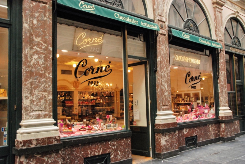 chocolaterie-PUGET SUR ARGENS-min_chocolate_chocolaterie_shop_luxury_chic_gallery_brussels_belgium-558146